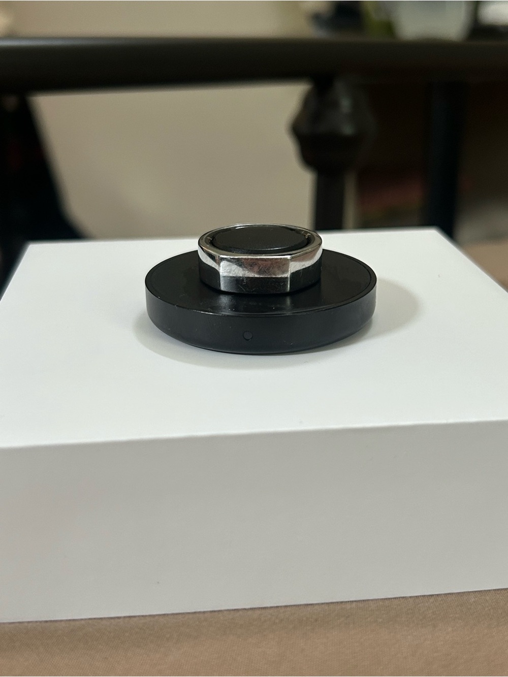 OURA ring  size 10 gen 3 *comes with charger and box